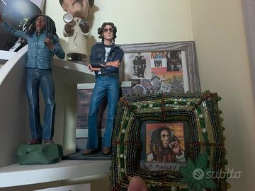 John Lennon e bob marley action figure