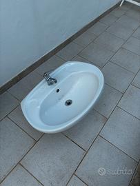 Lavabo da Bagno con Miscelatore