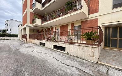 BITRITTO - 3 VANI + ACC CON TERRAZZO A LIVELLO E P