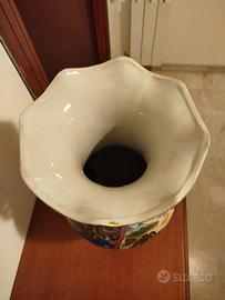 Vaso orientale in porcellana in stile Satsuma