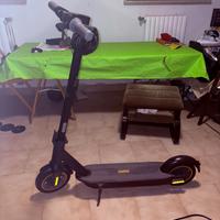 Monopattino elettrico ninebot max g30