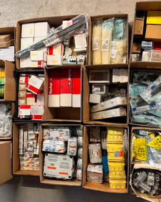 Materiale elettrico come da foto