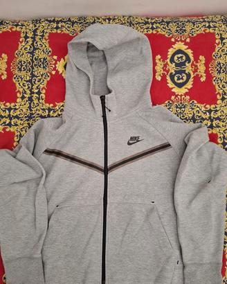 Nike Tech da femmina