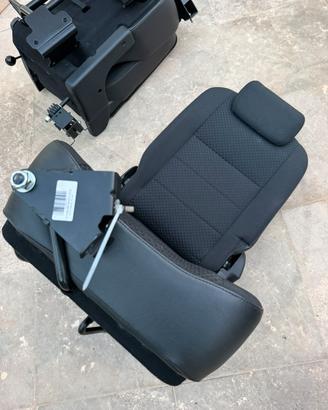 Sedili frontemarcia land rover defender td4 nuovi