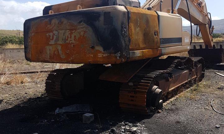 Escavatore Hyunday 320 NLC (RICAMBI)