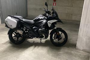 Gs 1300 triple black