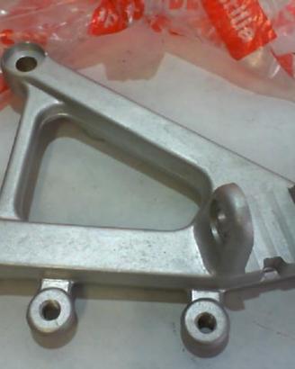SUPPORTO DX PEDANA PILOTA RSV - TUONO 1000 APRILIA