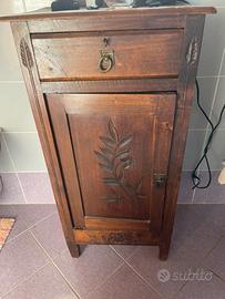 Comodino in legno massello