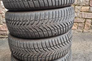 Pneumatici invernali 195/55R16 87H  1955516