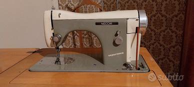 Macchina x cucire necchi funzionante con accessori