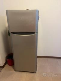 Frigorifero combinato con congelatore