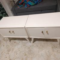 comodini con antine 