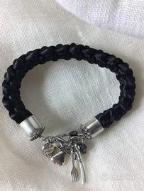 Bracciale Nero ad Uncinetto con Charms