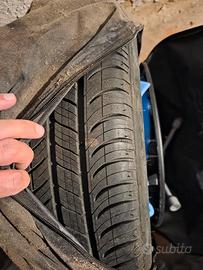 Pneumatico Michelin 175/65 R15  con cerchio