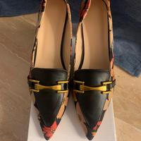 Scarpe stile floreale con tacco