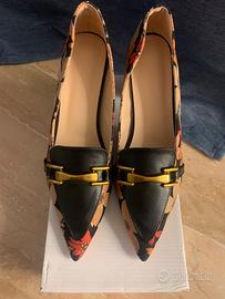 Scarpe stile floreale con tacco