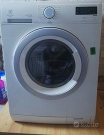 Lavasciuga Electrolux REX RWW 1686 HDW