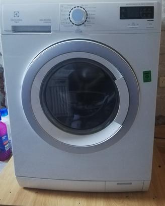 Lavasciuga Electrolux REX RWW 1686 HDW