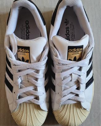 Adidas Superstar taglia 38 2/3 bianche con strisce