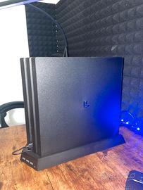 Console Ps4 pro + giochi calcio