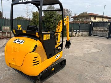 E161 Mini escavatore JCB 8015