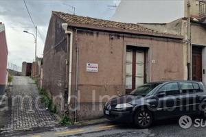 Casa singola con terreno a Piedimonte Etneo