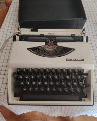 macchina da scrivere Triumph 