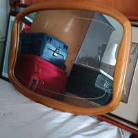 specchio classico sia ovale che quadrato