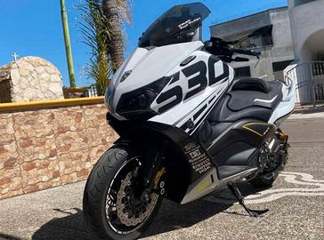 Tmax 530 sx ABS 2013