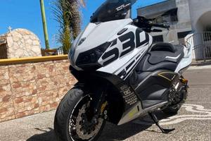Tmax 530 sx ABS 2013