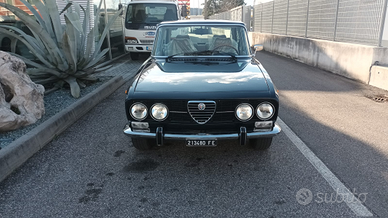 Alfa Romeo 2000 berlina anno 1975