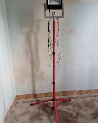 Treppiedi con Faretto a led