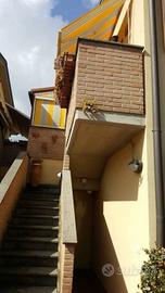 Villa di 75 m² con 4 locali e posto auto a Campi B