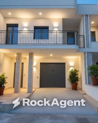 Villa di 203 m² con 5 locali e box auto a Spongano