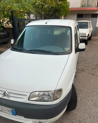 Citroen Berlingo con pedana per disabili 