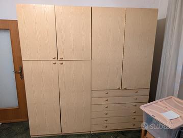 Armadio  3 ante  con cassetti 