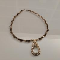 collana con ciondolo