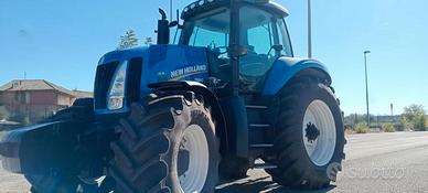 Trattore New Holland T8040