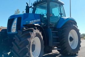 Trattore New Holland T8040