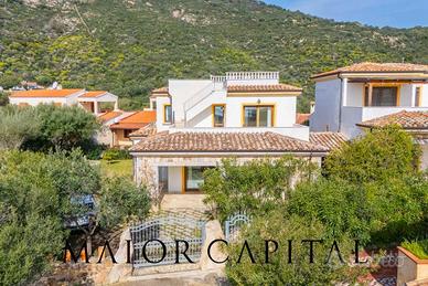 San Teodoro | Lu Fraili | Villa con solarium e vis