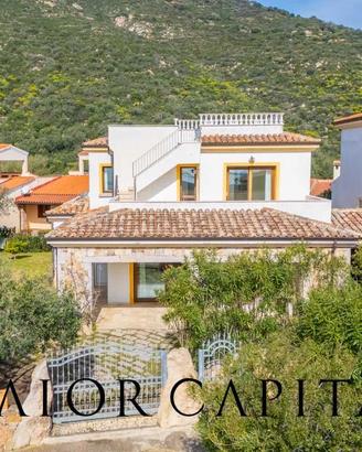 San Teodoro | Lu Fraili | Villa con solarium e vis