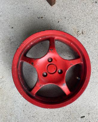 cerchio posteriore aerox 