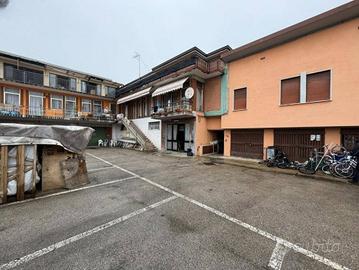 Immobile in asta di 120 m² con 4 locali e box auto