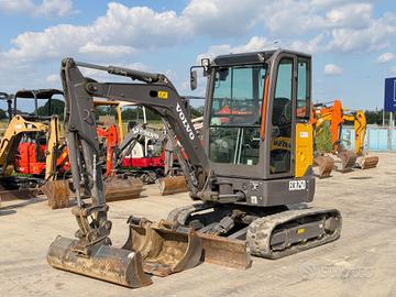 Mini escavatore VOLVO ECR25D