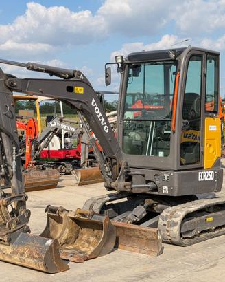 Mini escavatore VOLVO ECR25D