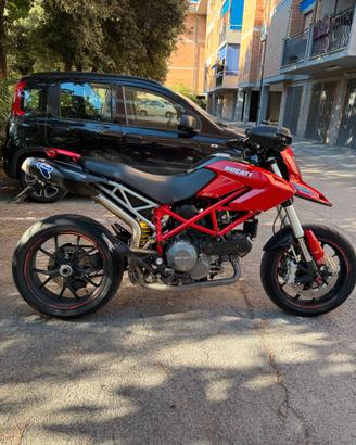 Ducati Hypermotard 796 - A2
