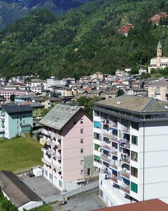 Appartamento di 132 m² con 4 locali e box auto a S