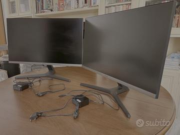 Coppia Monitor Samsung 28" 4K UHD IPS UR55