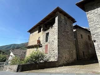 Rustico / Casale di 160 m² con più di 5 locali a C