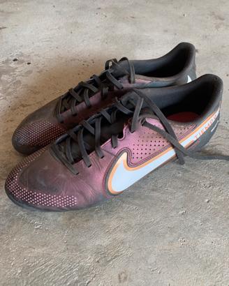 Scarpe da calcio con tacchetti in alluminio